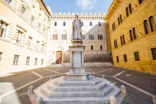 View Piazza Salimbeni Statue Sallustio Bandini Siena Old Town Italy — Stock Photo, Image