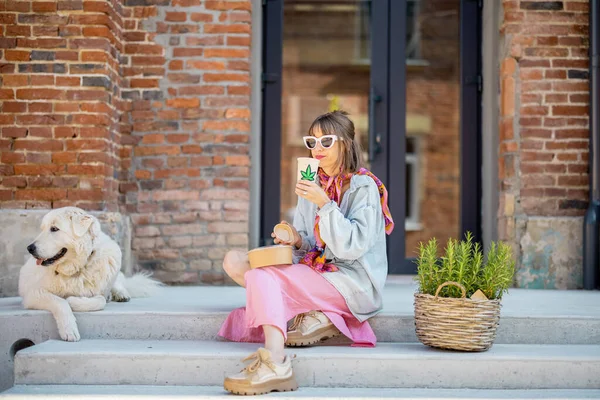 Young Stylish Woman Has Coffee Break While Sitting Dog Office —  Fotos de Stock