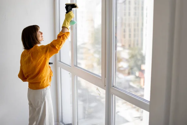 Young Housewife Cleaning Company Employee Washes Window Special Tool Apartment — Stockfoto