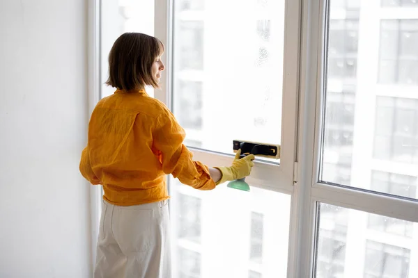 Young Housewife Cleaning Company Employee Washes Window Special Tool Apartment — Stockfoto