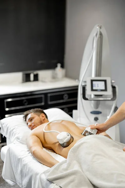 Man Receiving Vacuum Roller Massage His Back Medical Beauty Centre — Stok fotoğraf