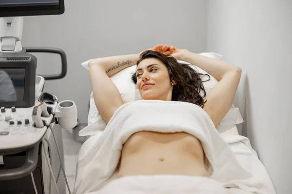 Happy Adult Woman Ultrasound Examination Abdominal Cavity Modern Medical Office — стоковое фото
