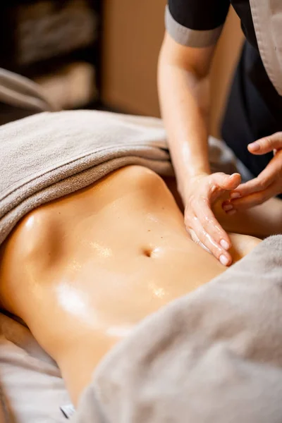 Masseuse Performs Professional Abdominal Massage Female Client Lying Couch Close — ストック写真