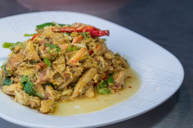 Tay gıda, curry tozu ile tavada kızartılmış Yengeç