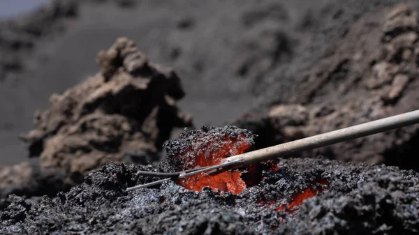 Etna - antica arte posacenere realizzati sul luogo con colata lavica incandescte