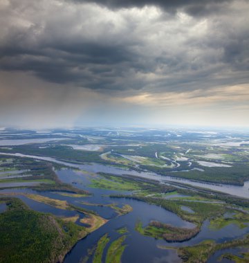 bir nehir üzerinde Selden havadan görünümü