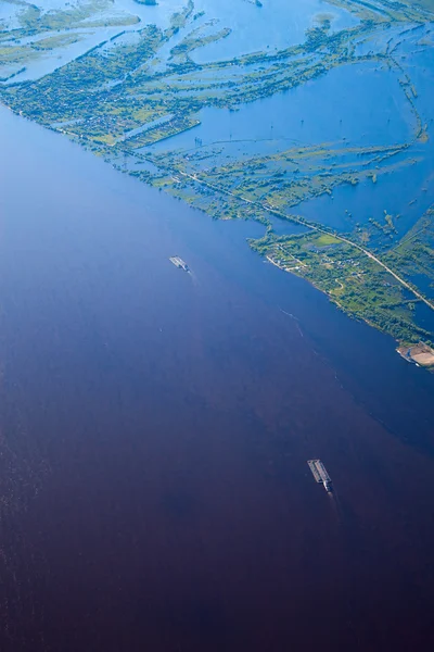 Ship-tug with barge on the river — Stock Photo, Image