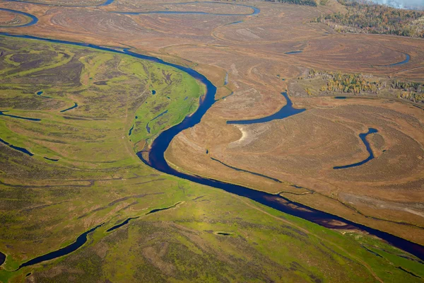 Luftbild-Fluss im Sommer. — Stockfoto