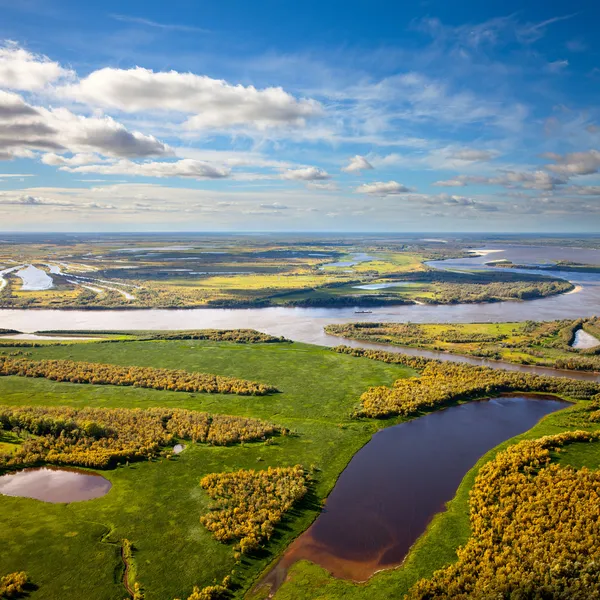 Floodland great river in autumn — Stockfoto