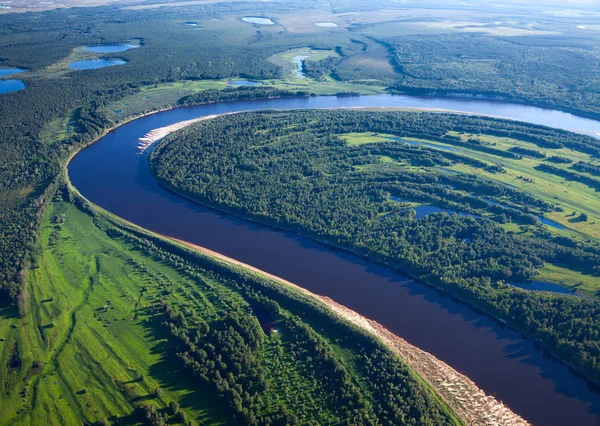 Vista superior do rio da floresta — Fotografia de Stock