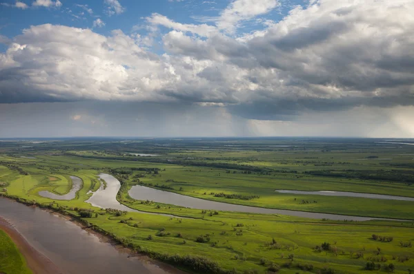 Дощ на рівнині — стокове фото