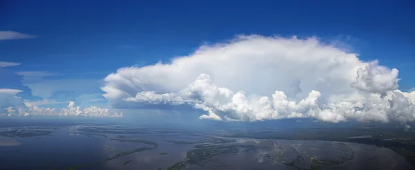 Luftbild des großen Wolken — Stockfoto