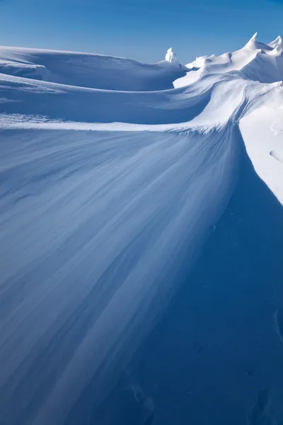 Dérives de neige au soleil — Photo