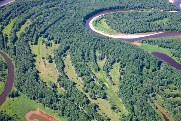 Vista aerea del fiume e della foresta — Foto Stock