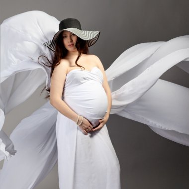 Genç hamile kadın