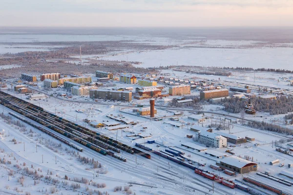 Stazione ferroviaria del villaggio Purpe in inverno dall'alto — Foto Stock