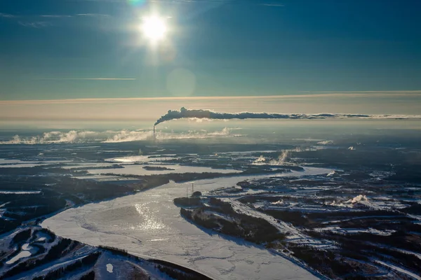 Tuyaux d'une centrale électrique en Sibérie occidentale — Photo