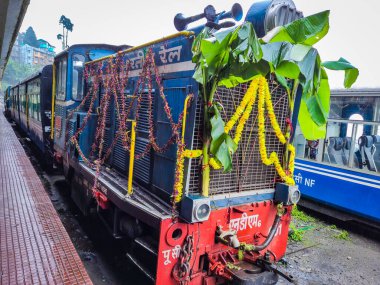 Himalaya Heritage Hindistan Oyuncak Treni düz açılı görüntüden Darjeeling Batı Bengal Hindistan 'da çekilmiştir..