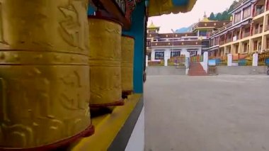 Antik büyük renkli Budist manastırı sabah farklı bir bakış açısıyla