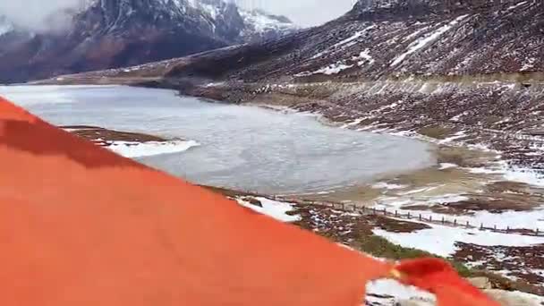 Lago Sela Congelado Con Montañas Nevadas Cielo Azul Brillante Mañana — Vídeos de Stock