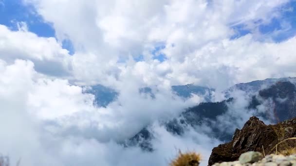 Zware Bewolking Bewegingen Met Himalaya Berg Achtergrond Ochtend Van Platte — Stockvideo