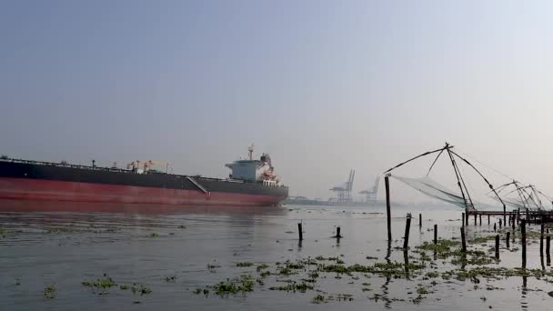 Időeltolódás Tengeri Holtágban Csónakokkal Hajókkal Reggeli Videón Amit Kochi Kerala — Stock videók