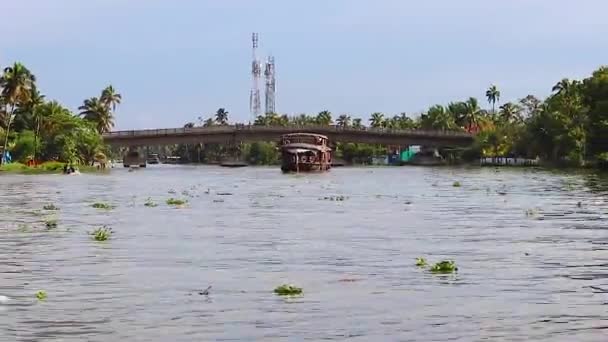Casas Tradicionais Correndo Mar Backwater Com Céu Incrível Vídeo Manhã — Vídeo de Stock