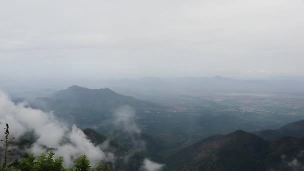 Movimientos Nubes Lapso Tiempo Sobre Terreno Montaña Por Mañana — Vídeos de Stock