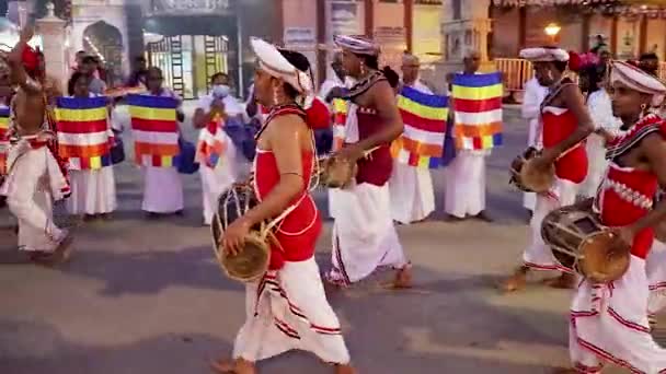 Boeddhistische Volgeling Veel Uitvoeren Van Traditionele Dans Straat Dag Uit — Stockvideo