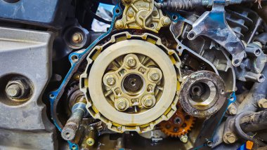 Motosiklet motoru düz açılı plaka mekanizması