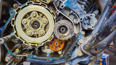 Motosiklet motoru düz açılı plaka mekanizması