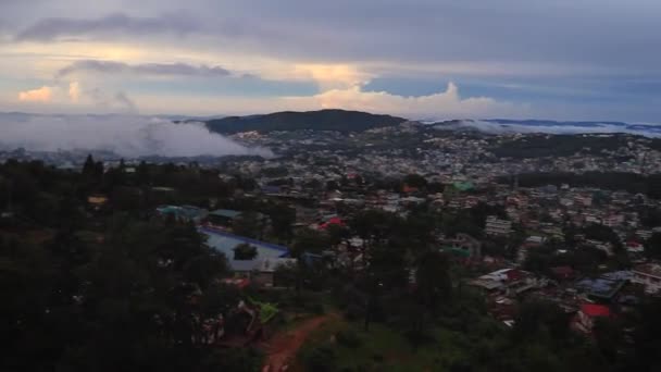 Vista Del Centro Ciudad Con Cielo Nublado Dramático Noche Desde — Vídeo de stock