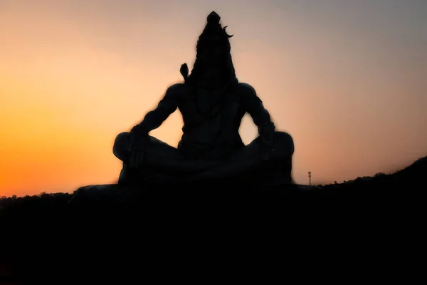 Terug Verlicht Standbeeld Van Hindoe God Heer Shiva Meditatie Houding — Stockfoto