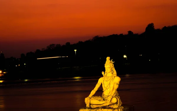 Hindu Gott Lord Shiva Statue Meditationshaltung Mit Dramatischem Himmel Abend — Stockfoto