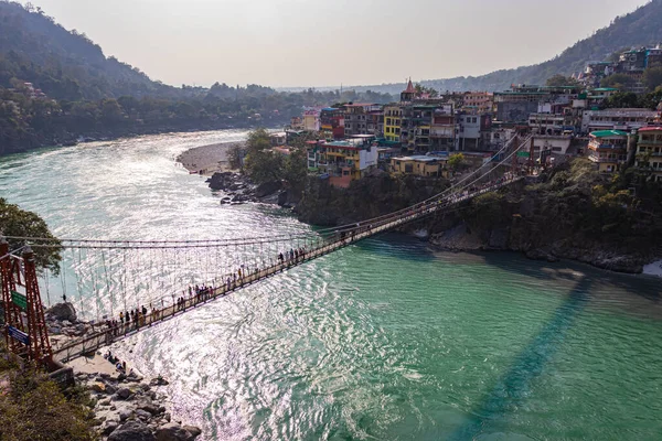 Lakshman Jhula Demir Asma Köprüsü, 15 Mar 2022 'de Rishikesh uttrakhand Hindistan' da çekilmiştir..