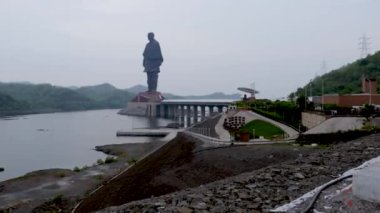 Birliğin heykeli dünyanın en uzun heykeli farklı açılardan gökyüzü ile 10 Temmuz 2022 'de Hindistan Birlik Heykeli' nde çekildi..