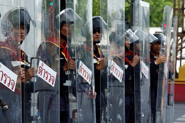 경찰은 군중 제어 — 스톡 사진