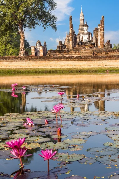 Sukhothai historischer Park als sukhothai Provinz in Thailand — Stockfoto