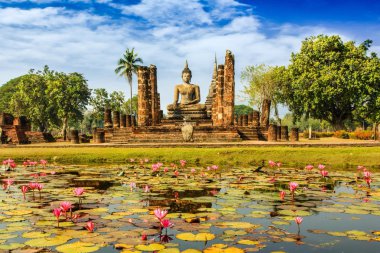 Buda heykeli wat mahathat sukhothai tarihi park, Tayland