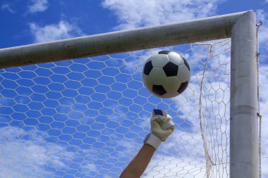Kalede futbol topu
