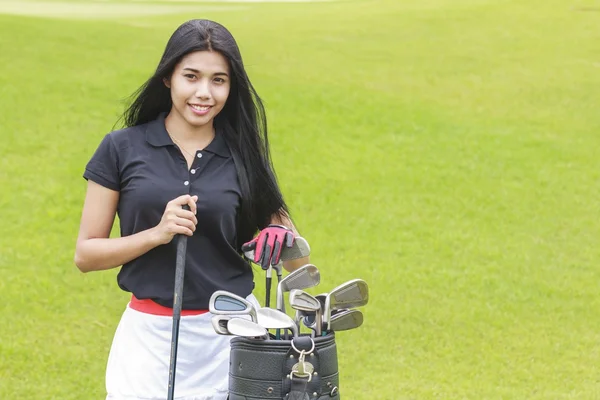 Asia mujer jugador de golf — Foto de Stock