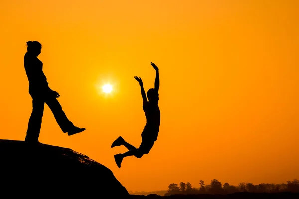 Felices siluetas de pareja — Foto de Stock