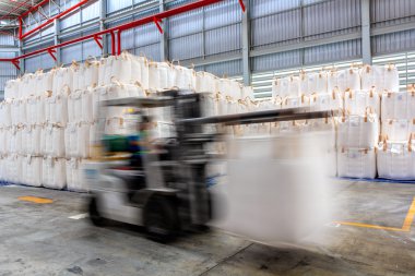Forklift yükleyicisi depo 