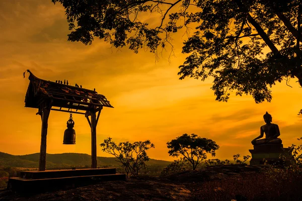 Buddha statue at sunset — Stock Photo, Image