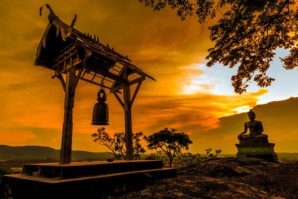 Statua buddha al tramonto Immagini Stock Royalty Free