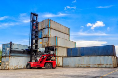 Forklift 