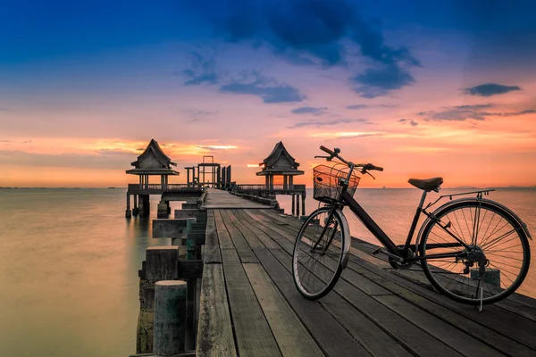 Houten brug — Stockfoto