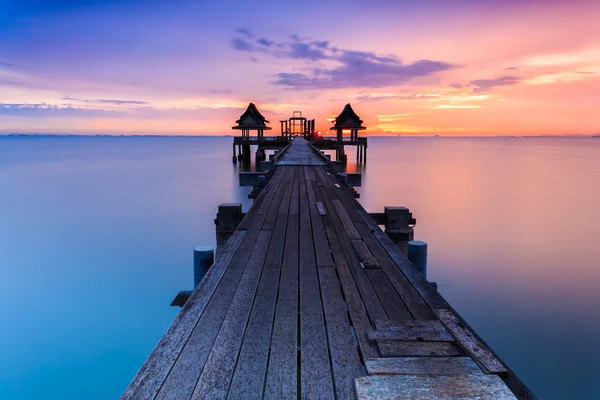 Puente de madera — Foto de Stock