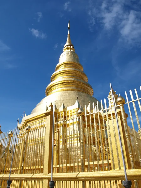 Templo de Hariphunchai em Lamphun — Fotografia de Stock