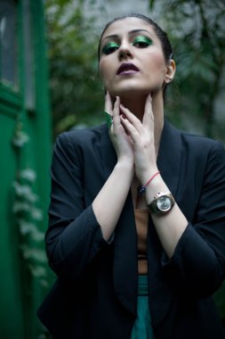 Botanik sera içinde kız moda